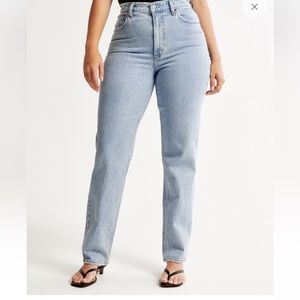 Abercrombie Curve Love 90s Ultra High Rise Straight Jeans